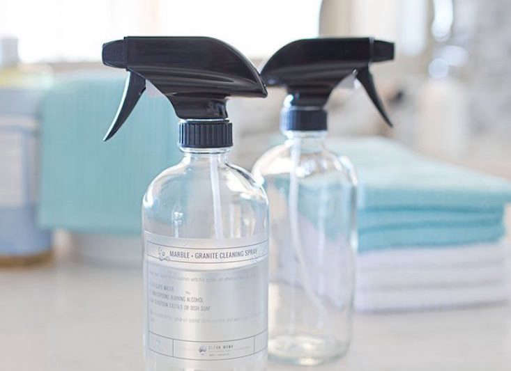 A Good Find: Glass Spray Bottle with Cleaning Solution Recipe Labels from Clean Mama - The Organized Home